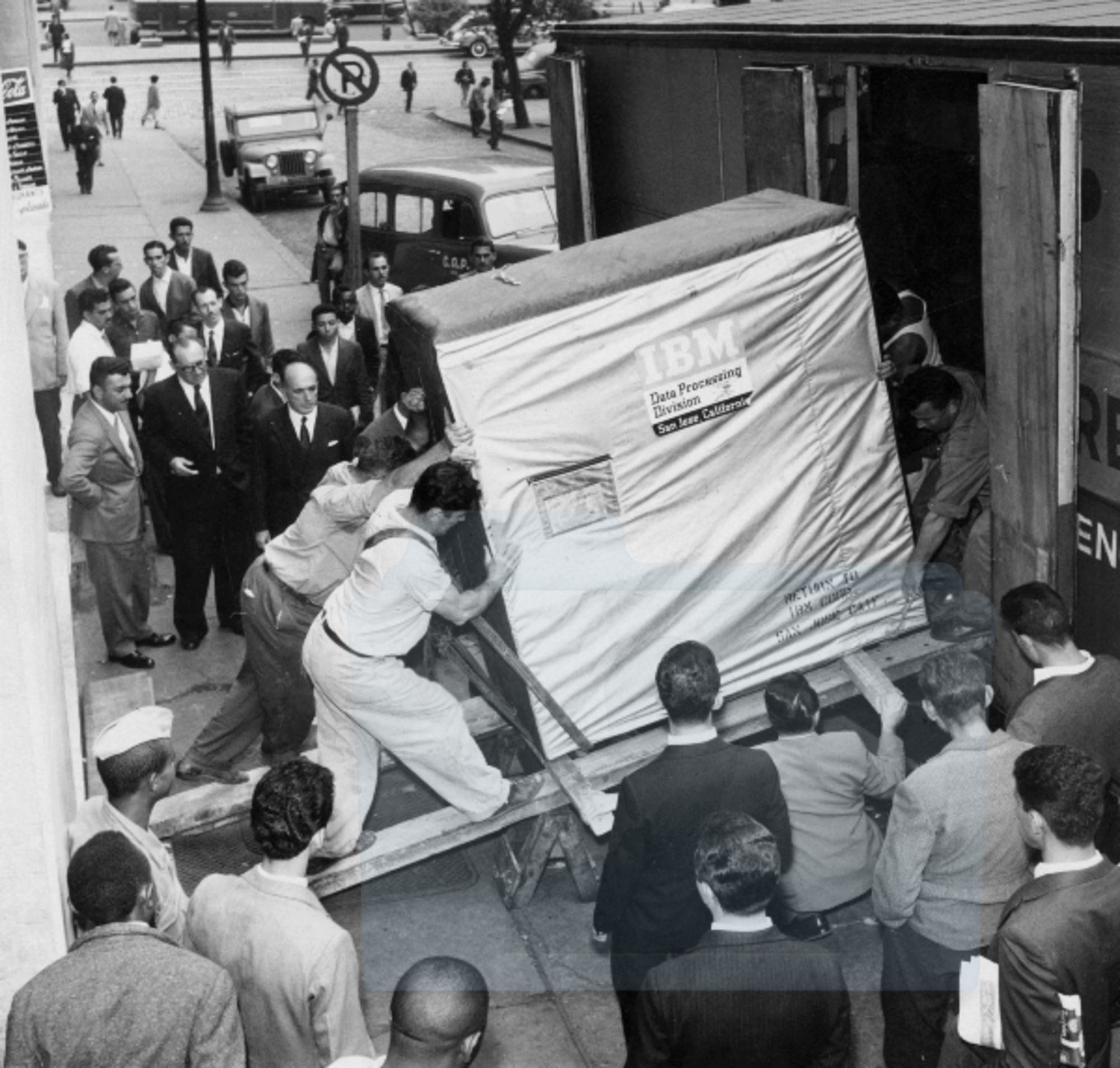 IBM: Memoria di 5 MegaByte in spedizione